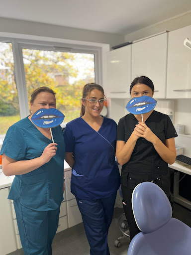 Treetops Dental Surgery logo