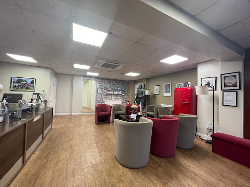 Willows Dental & Implant Centre logo