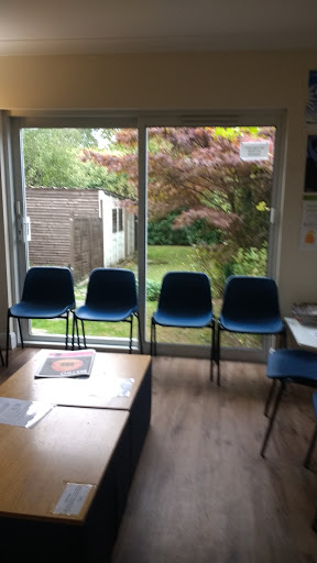 Westpole Dental Clinic logo