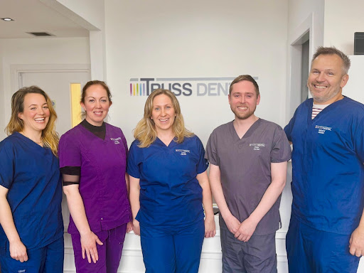 Truss Dental logo