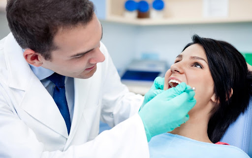 Queens Drive Dental Surgery logo